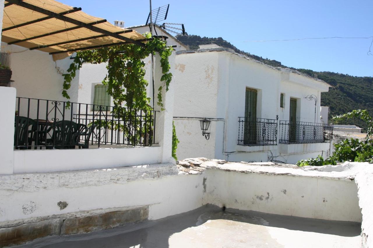 Apartamentos Y Casas Rurales Las Terrazas De La Alpujarra Bubion Bagian luar foto