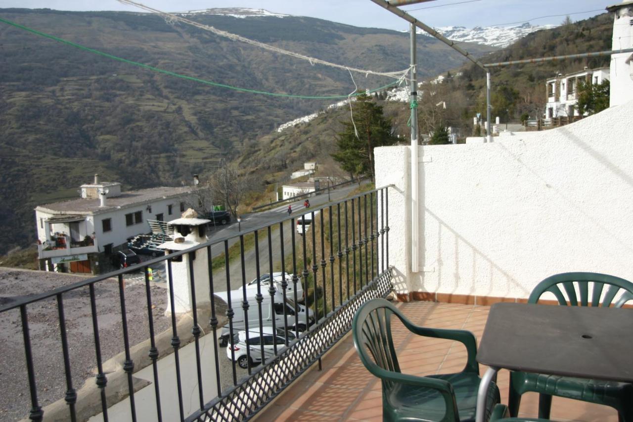 Apartamentos Y Casas Rurales Las Terrazas De La Alpujarra Bubion Bagian luar foto