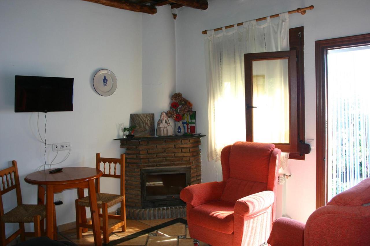 Apartamentos Y Casas Rurales Las Terrazas De La Alpujarra Bubion Bagian luar foto
