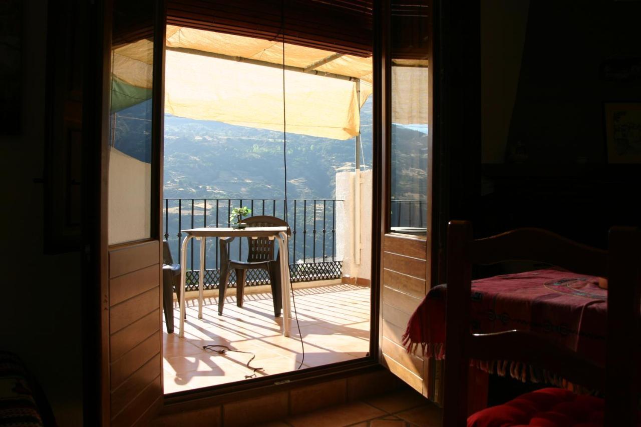 Apartamentos Y Casas Rurales Las Terrazas De La Alpujarra Bubion Bagian luar foto