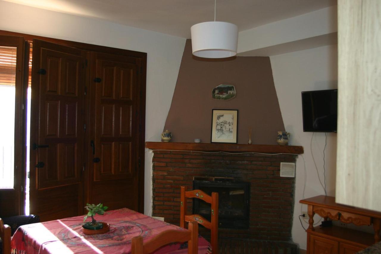 Apartamentos Y Casas Rurales Las Terrazas De La Alpujarra Bubion Bagian luar foto