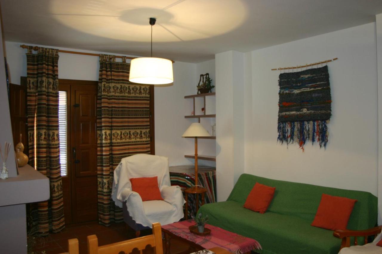 Apartamentos Y Casas Rurales Las Terrazas De La Alpujarra Bubion Bagian luar foto
