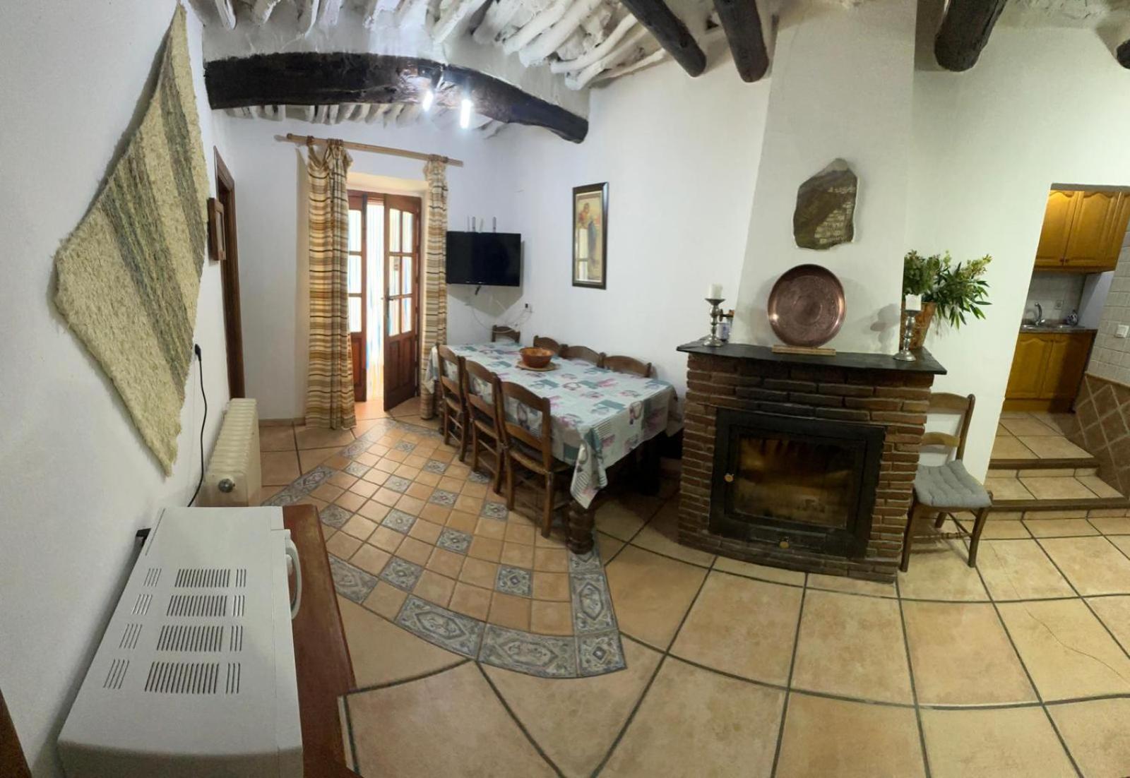 Apartamentos Y Casas Rurales Las Terrazas De La Alpujarra Bubion Bagian luar foto